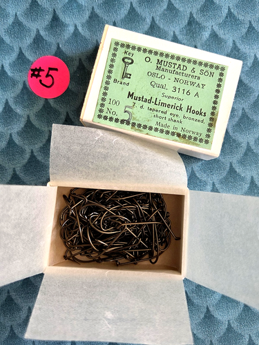 LOT (32) boxes MUSTAD Assorted FLY TYING HOOKS Many sizes OSLO NORWAY ~ NOS ~ - Picture 11 of 13