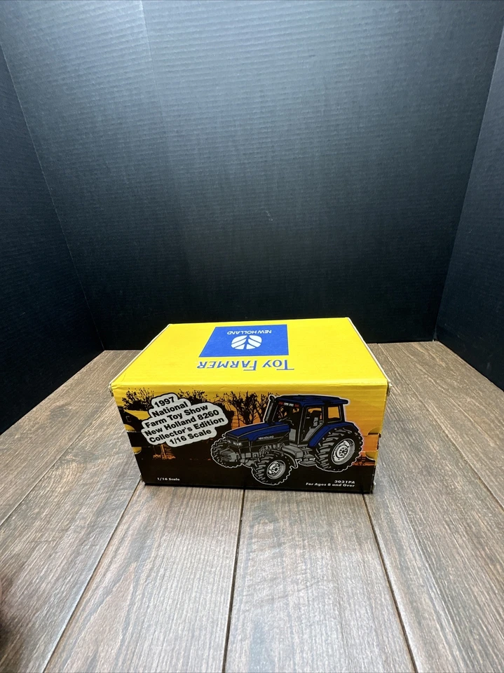 1/16 New Holland 8260 1997 Toy Farmer November 7,8,9 1997 - Image 3 of 4