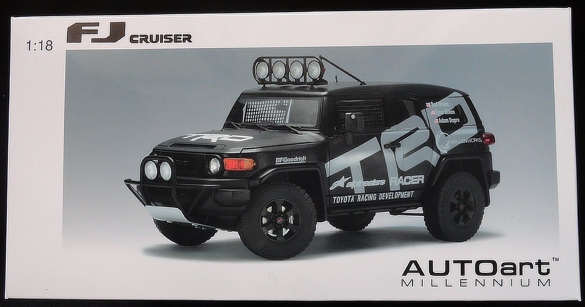 希少！【 AUTOart MILLENNIUM 】 トヨタ FJ クルーザー 1/18 AUTOart Millennium TOYOTA TRD FJ CRUISER 2007 DieCast