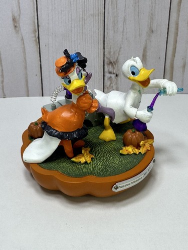 Disney Halloween, Paperino ""Love Potion 13" Hawthorne Village RARO trovato - Foto 2 di 12