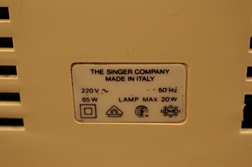 Singer Nähmaschine 367 im Koffer Gelb mit Zubehör Nähfüße Made in Italy - Bild 8 von 11