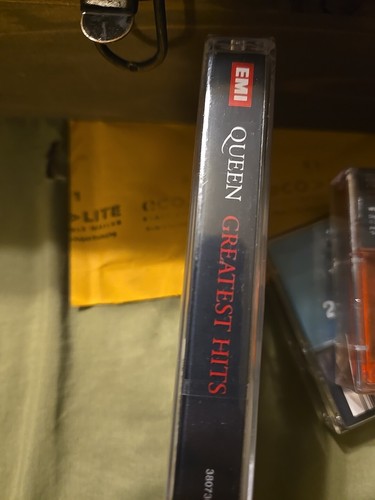 queen greatest hits cassette John DEACON **NEW SEALED ** - Picture 3 of 3