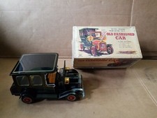 HORIKAWA OLD FASHIONED CAR TIN B/O CAR IN ORIGINAL BOX AND WORKING PERFECTLY