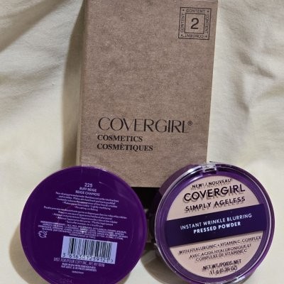 CoverGirl Simply Ageless Instant Wrinkle Blurring Pressed Powder - 225 Buff