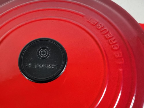 Le Creuset Vintage Dutch Oven 5.5 Qt Cerise Red Cast Iron #26 France w/Lid - Picture 3 of 11