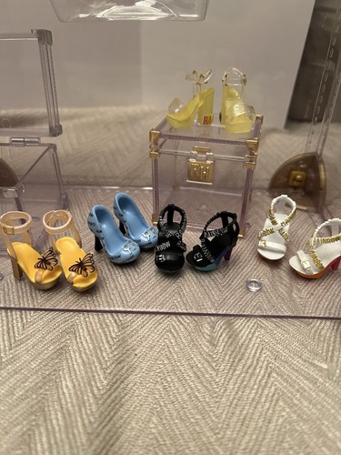 Armario de moda Rainbow High Deluxe con ropa, zapatos y accesorios - Imagen 10 de 15