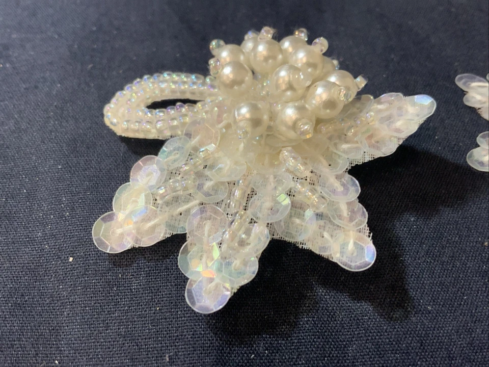 Cuentas de semillas de perlas sintéticas blancas lentejuelas florales boda formal vintage clips para zapatos Foto 3 de 4