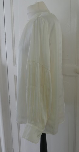 BNWT Marks & Spencer Cream Ivory Long Sleeve Silky Blouse Top UK 16 - Picture 2 of 6