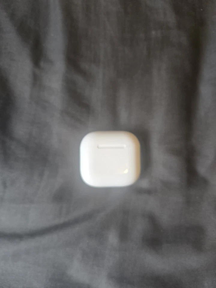 BNIB - AppleAirPods 4 (4th Gen) With (ANC) - Sealed - Image 4 of 4