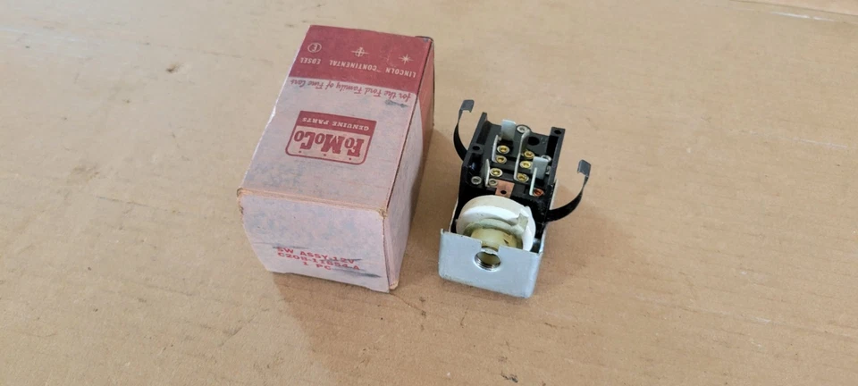 1962-64 NOS Ford Fairlane Mercury Monterey Headlamp Switch C2OB-11654-A FOMOCO  - Image 4 of 4