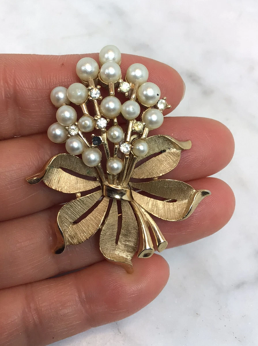 Trifari brooch with pearls deals