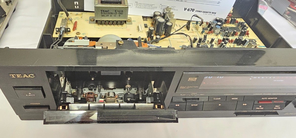 【動作品】TEAC V-670 カセットデッキ／3ヘッド TEAC V-670 3ヘッド カセットデッキ トリセツ 完動品