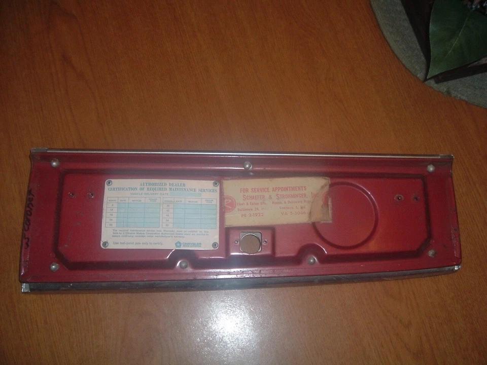 Mopar; Dodge Coronet 1965 puerta guantera Foto 2 de 3