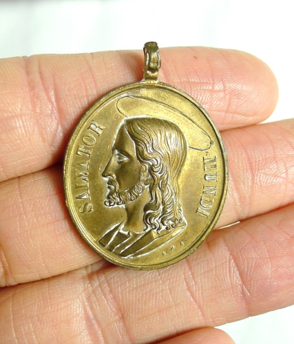 ANTICA MEDAGLIA DEVOZIONALE RELIGIOSA ALTO RILIEVO MINT SALVATOR MUNDI MARCHIATA - Foto 3 di 5