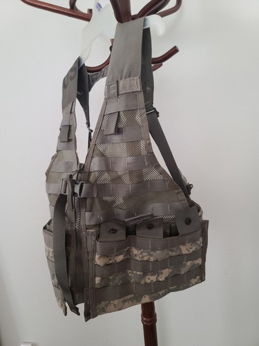US Army Tackle Vest- New- Size Medium - Picture 3 of 11