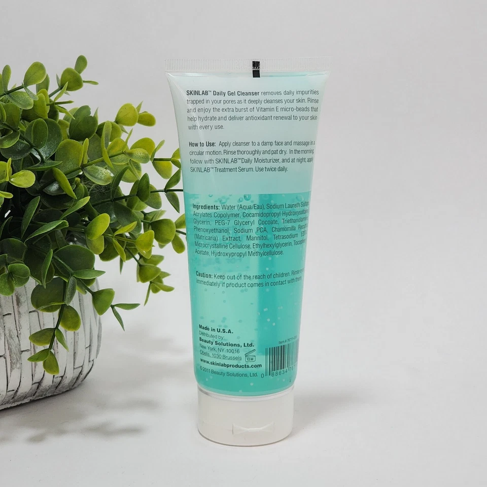 Gel limpiador diario Skinlab Lift & Firm con colágeno elastina y vitamina E 5 oz Foto 2 de 3