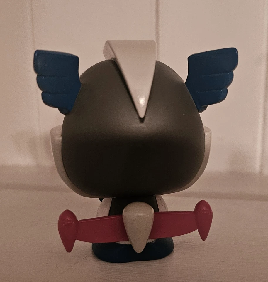 Figura Caballero Mechazoar Vinilo Kidrobot x Sanrio Hello Kitty Kaiju Foto 2 de 2