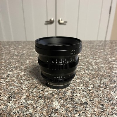 SLR Magic MicroPrime Cine 25mm T1.5 Fujifilm X Mount Excellent Condition