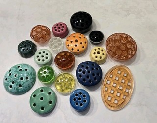 Vintage 18 Lot Glass Clay Porcelain Floral Frogs Antique Japan Collection Flower