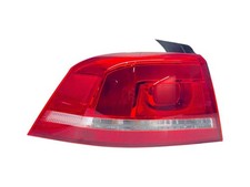 VW PASSAT B7 362 Rücklicht hinten links 3AE945095F 1.39 Petrol 90kw 31452861