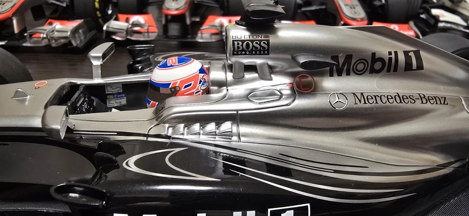 F1 McLaren Mercedes MP4-29 2014 Jenson Button 1:18 Minichamps - Image 3 of 4