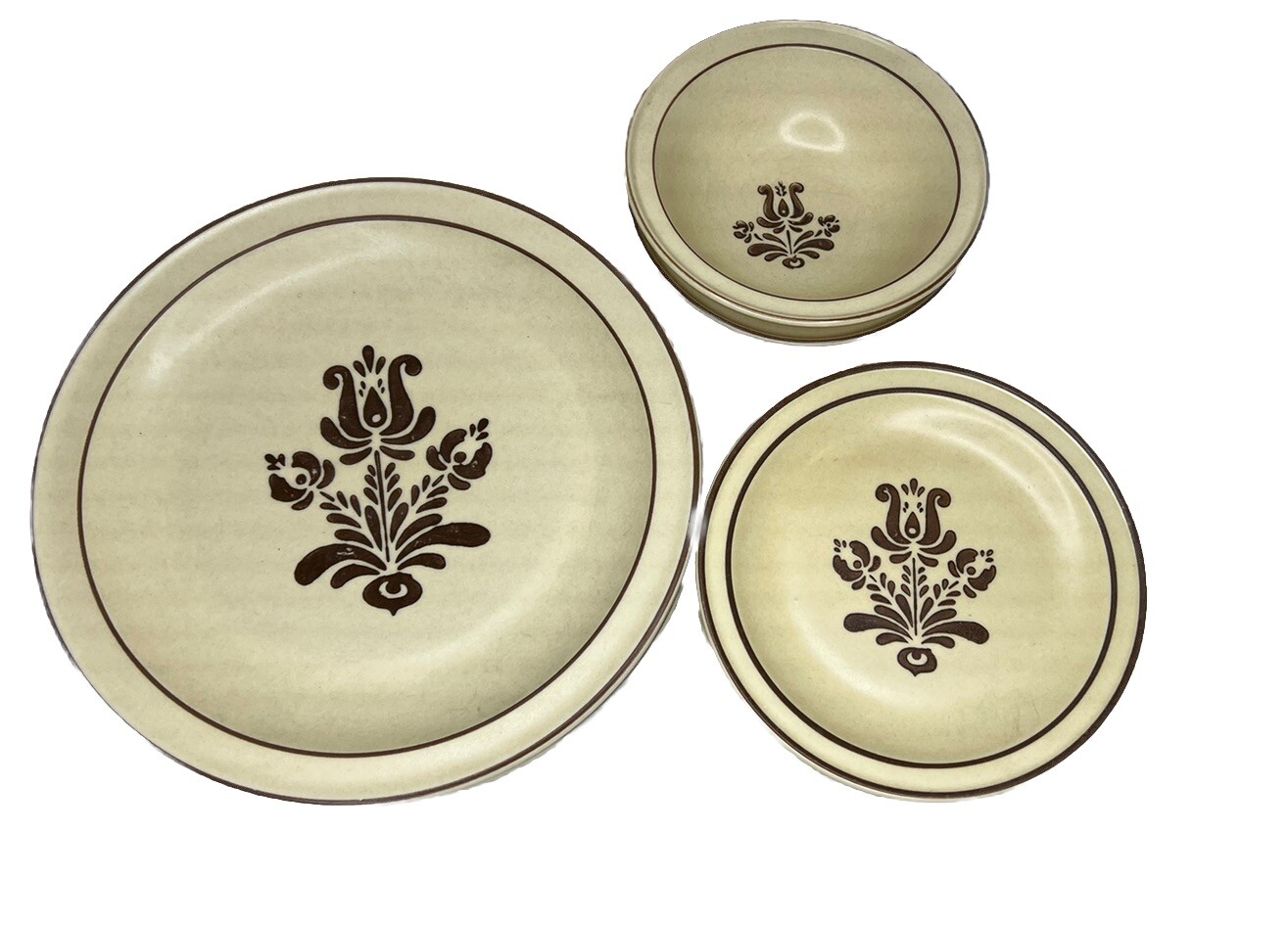 Pfaltzgraff Village Pattern Dinnerware 10 Pc. 4 Dinner, 4 De