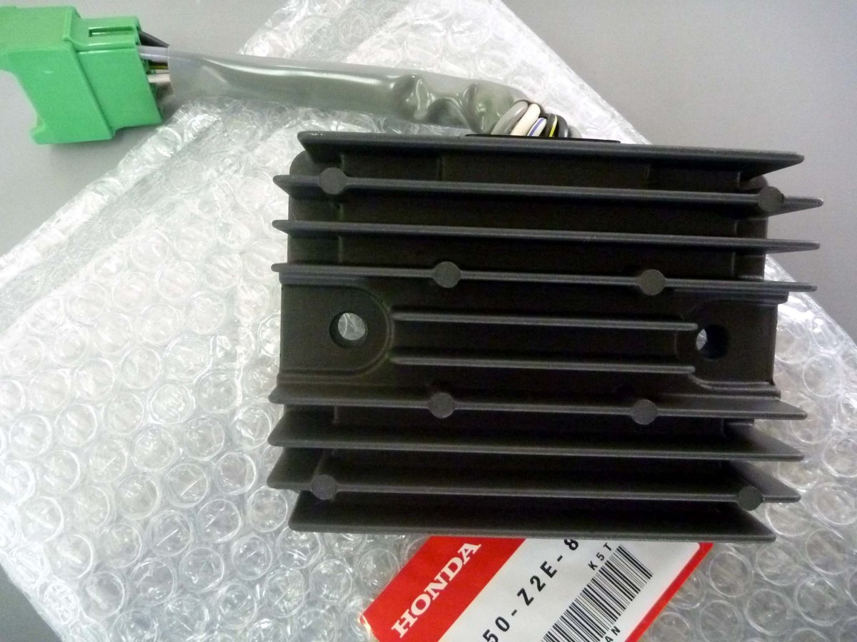 GENUINE HONDA Regulator Rectifier Assy 31750-Z2E-803 20A GX440