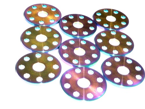 CUPOLINO M6 RONDELLA FORATA TITANIO COLORE ARCOBALENO SUZUKI TRIUMPH BUELL 23 DIA - Foto 1 di 24