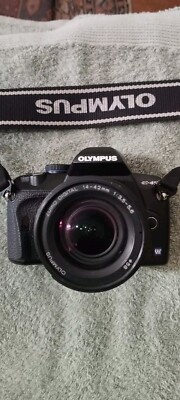 Olympus E-450 Apn + Objektiv sehr guter Zustand!!
