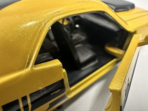 1970 Dodge Challenger Yellow 1/43 New Ray Rare Vintage Pre-Owned Released 2000 - Picture 7 of 11