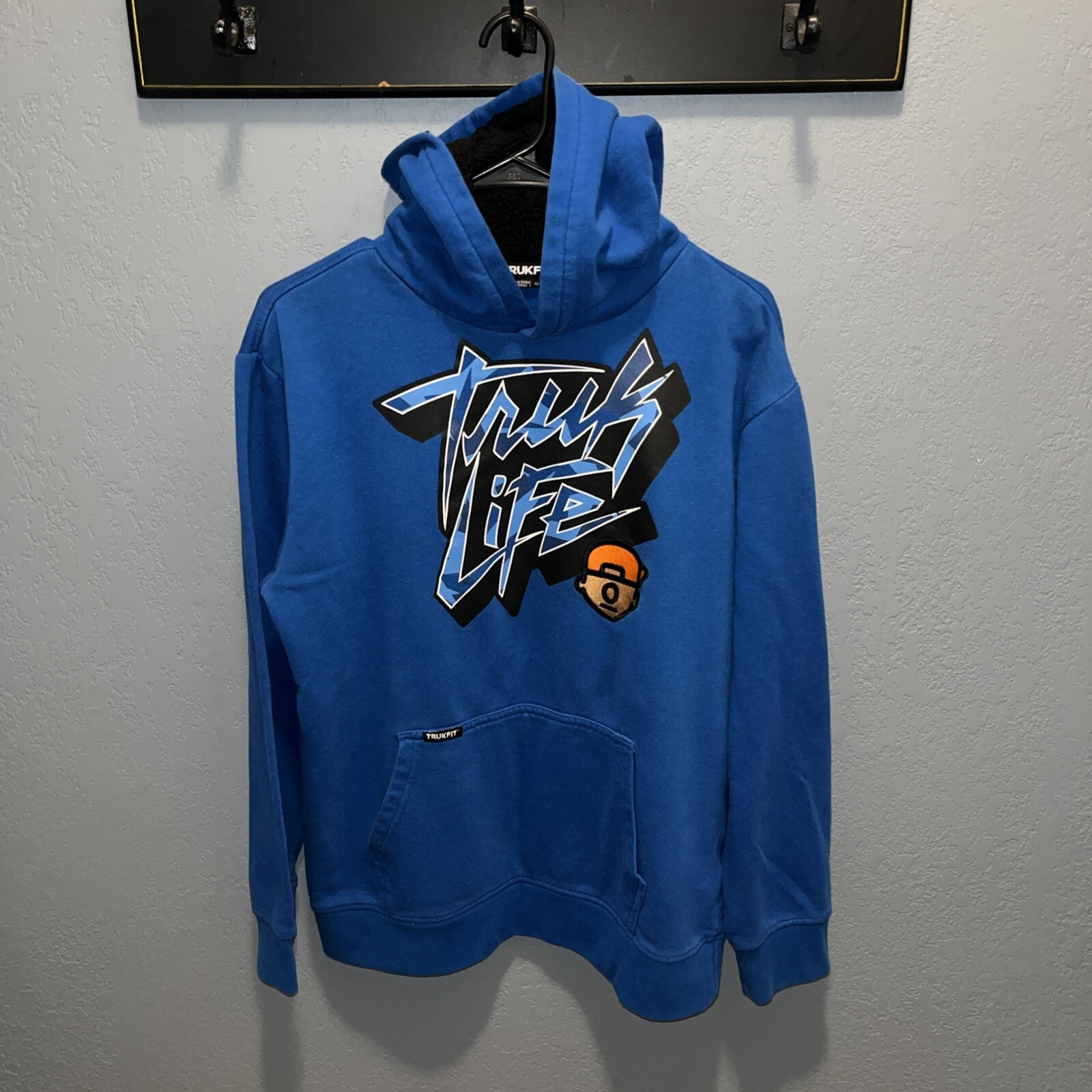 Picture 1 of 6