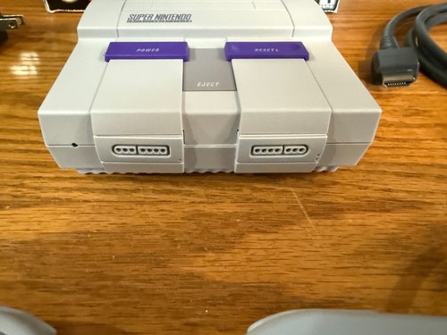Super Nintendo SNES Mini Console Classic Edition CLV-201 Original Box Works!! - Picture 4 of 23