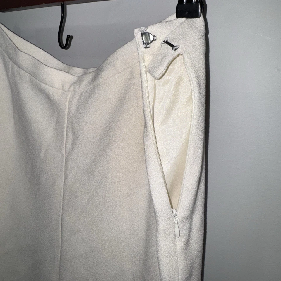 Lord & Taylor Pants Women Ivory Rayon Blend Sz 16 Short or Cropped Lined Luxury - Image 2 of 4
