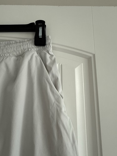 LULULEMON ELASTANE DRAWSTRING WAIST POCKETS LINED MEN'S SHORTS SIZE L - Picture 3 of 8