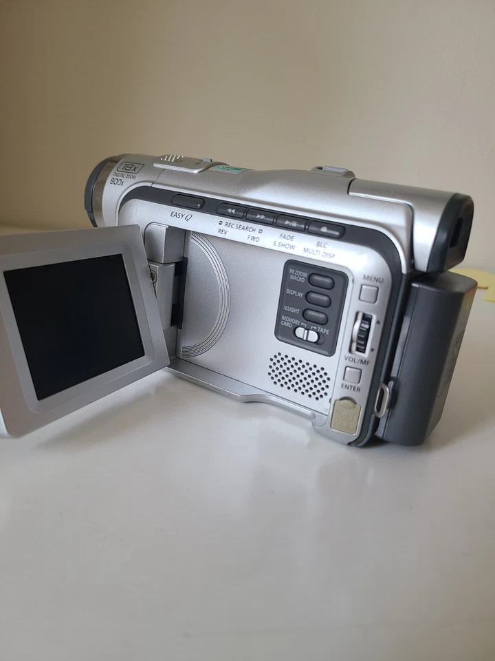 Samsung SCD103 Digital Video Camcorder 18X Digital Zoom ( Untested / No Charger) - Image 3 of 4