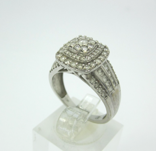 BEAUTIFUL LADIES 10K WHITE GOLD DIAMOND CLUSTER RING (SIZE 7) ~.75CT. 4.1G - Picture 3 of 9