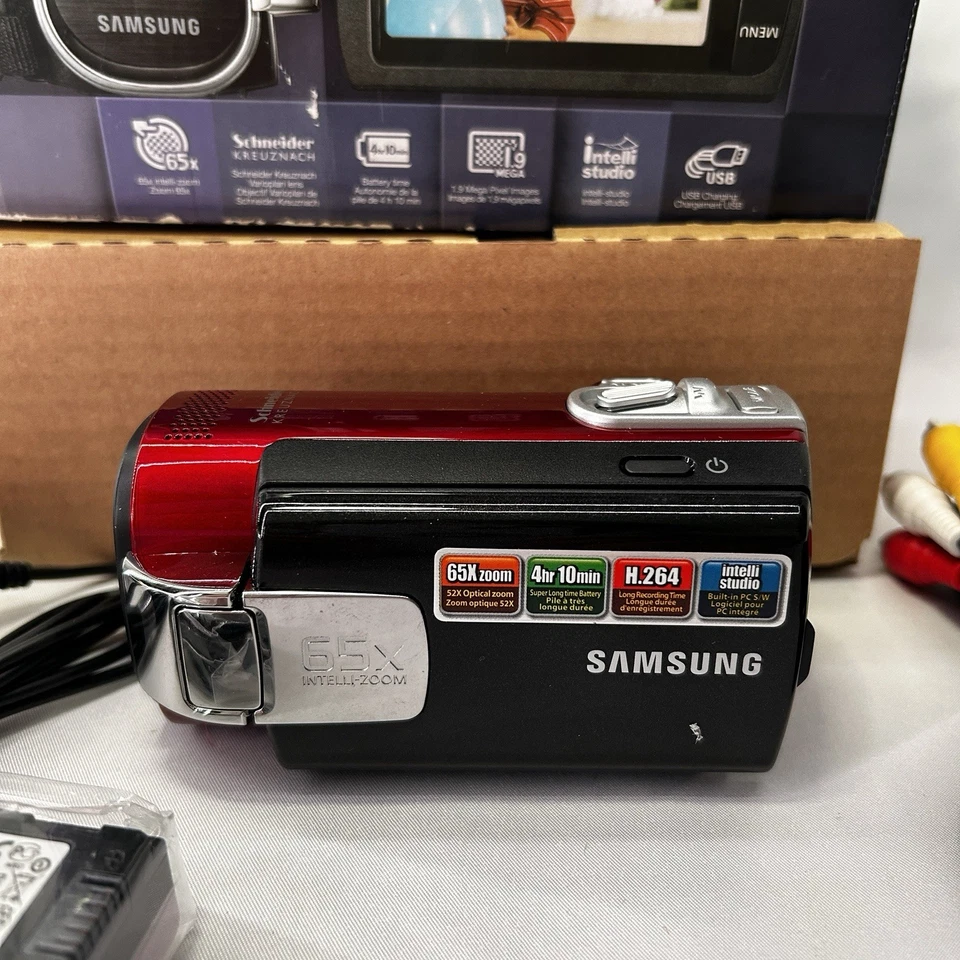 Samsung SMX-F40RN Digital Camcorder- Red, New, Open Box. - Image 2 of 4