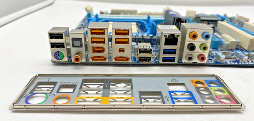 GIGABYTE GA-870A-UD3 REV:2.1 DDR3 - ATX - Sockel AM3 - mit I/O Shield #M2592 - Bild 2 von 4