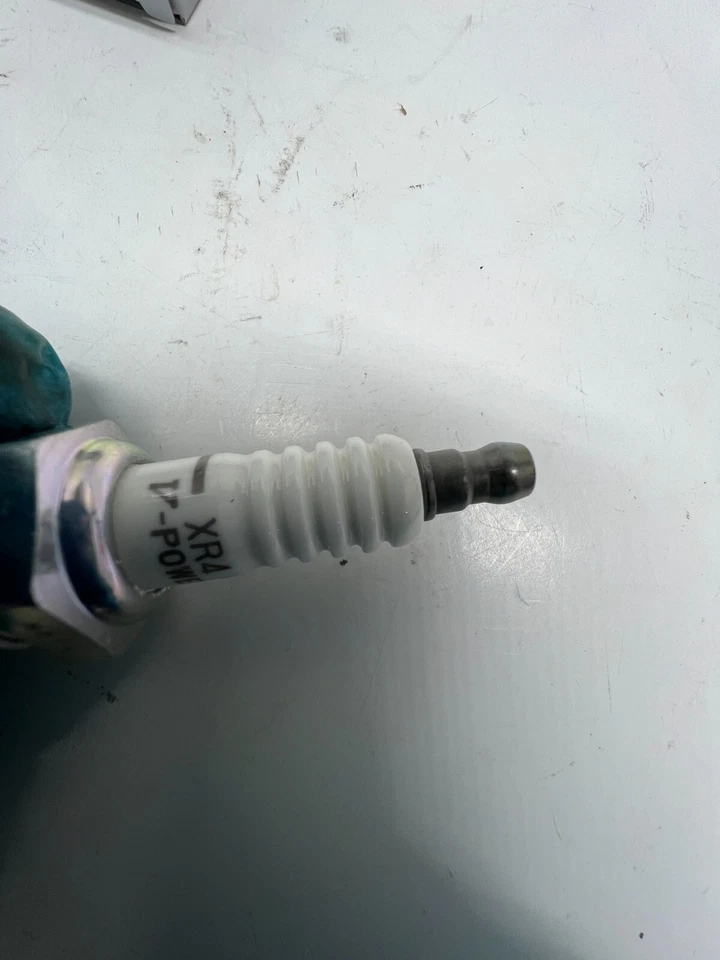 (CANTIDAD 4) Bujía NGK V-Power 5858 XR4 para Chevrolet Camaro 1967-1970 Foto 2 de 4