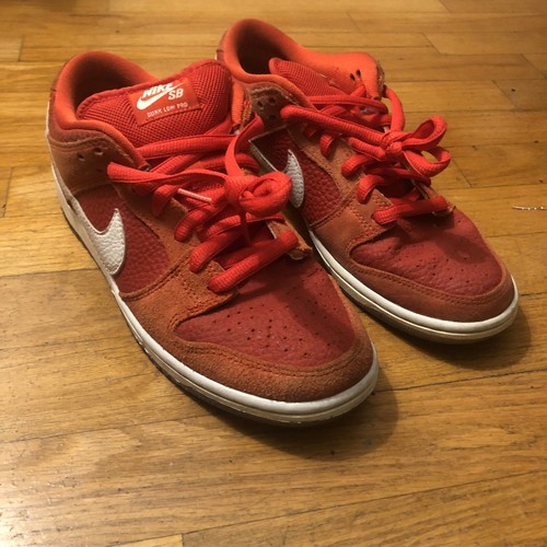 NIKE SB - SIZE 8 - CHALLENGE RED - NIKE SHOES