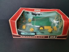 Britains Farm # 9550 grüner Kippanhänger mit abnehmbaren Strohballen 1978 sehr guter Zustand