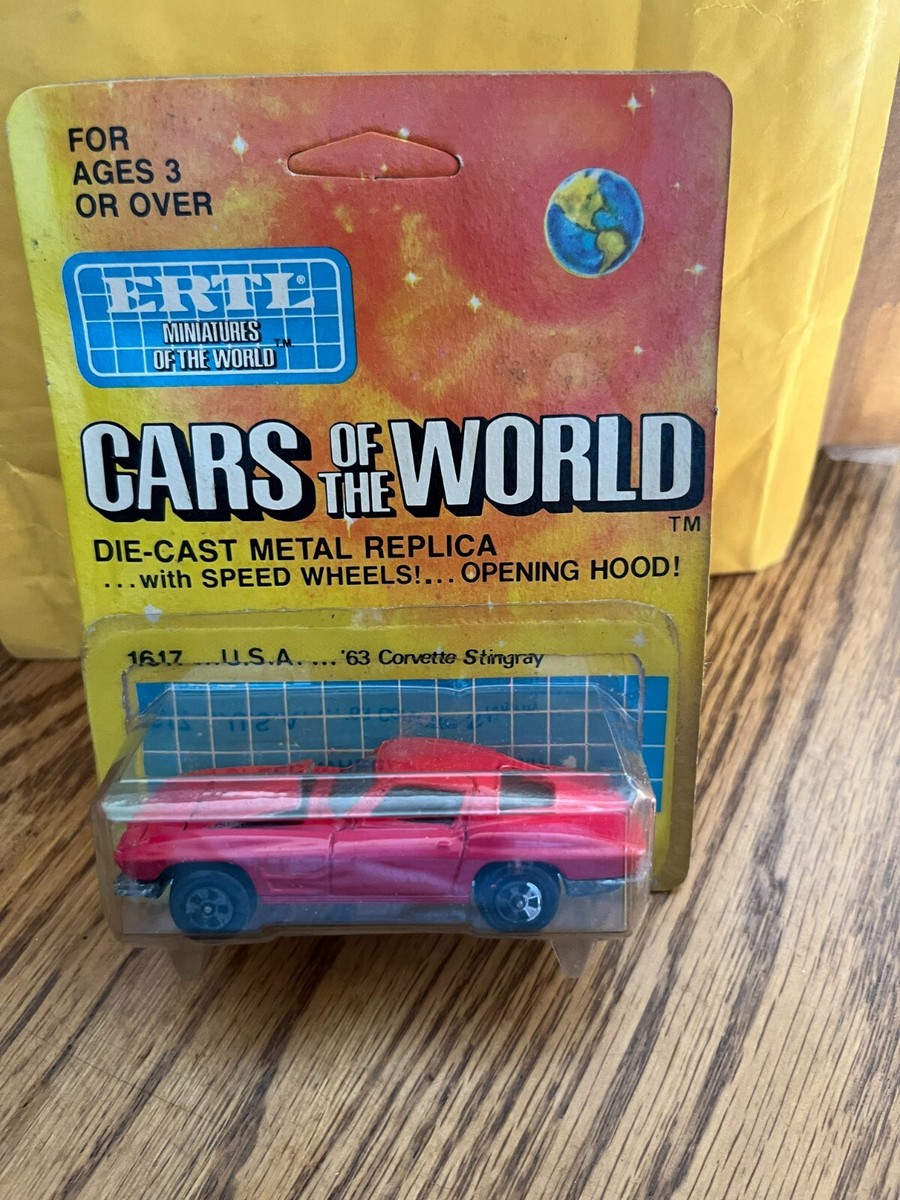 1/64 ERTL CARS OF THE WORLD #1617 1963 CHEVROLET CORVETTE COUPE