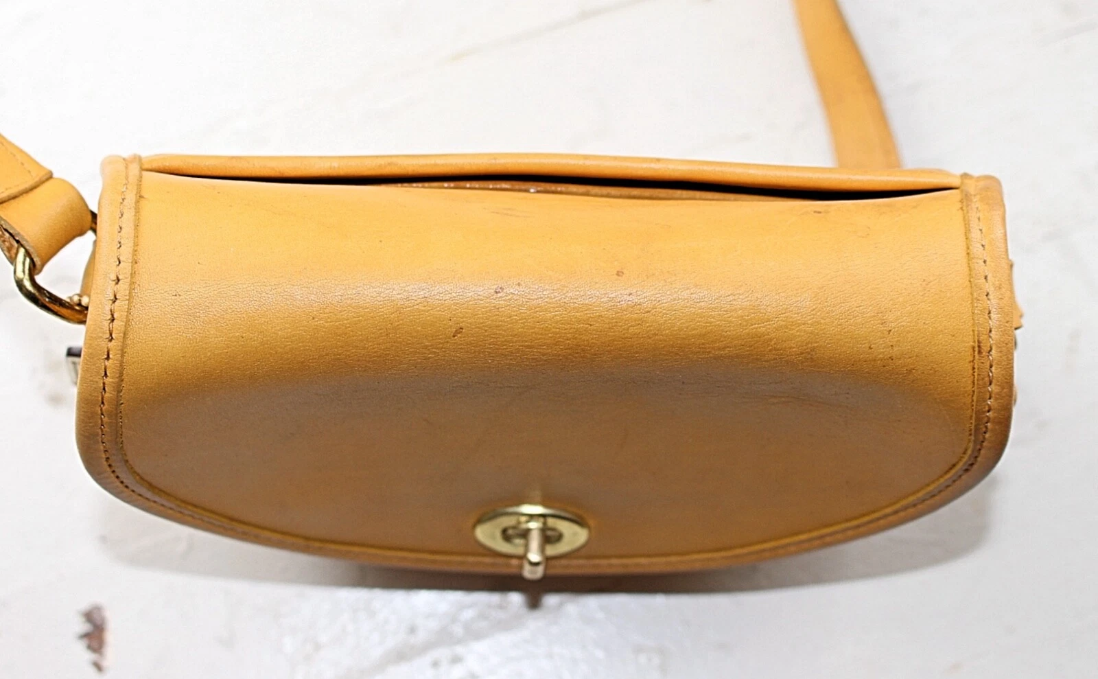 Coach Vintage Borsa a tracolla Watson 9981 in giallo USA anni 90 colore raro