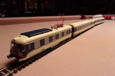 VINTAGE ROCO 43894 AC LOCOMOTIVE OBB AUSTRIA + 43895 PASSENGER / RESTAURANT SET