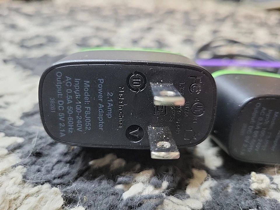 Adaptador de corriente de pared Belkin y cable de carga/sincronización de 30 pines 4 pies para iPhone/Ipod/Ipad Foto 2 de 4