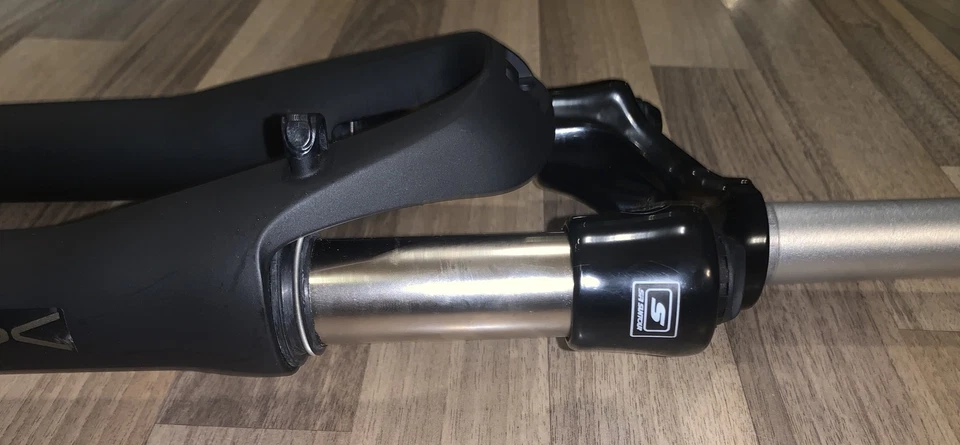 28“ Federgabel SR SUNTOUR NEX, 1 1/8“, schwarz, 220mm, mit Lockout u. Preload - Bild 3 von 4