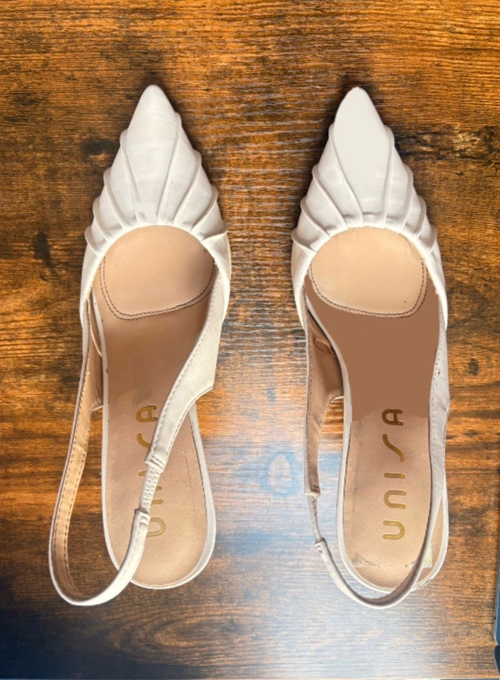 High Heels - Image 2 of 4