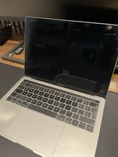 2018 Apple MacBook Pro with 2.3GHz Intel Core i5 (13-inch, 8GB RAM, 256GB SSD)