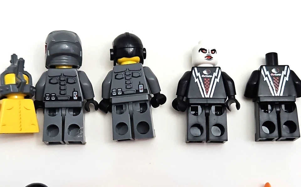 Lego Space Police Minifigure Lot - Aliens Officers Kranxx Skull Twin Snake - Image 4 of 4