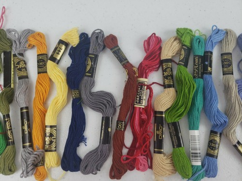 BRAND NEW Thread Floss 20 Skeins for $18 VARIETY OF COLORS! FRIENDSHIP BRACELETS - Picture 3 of 8